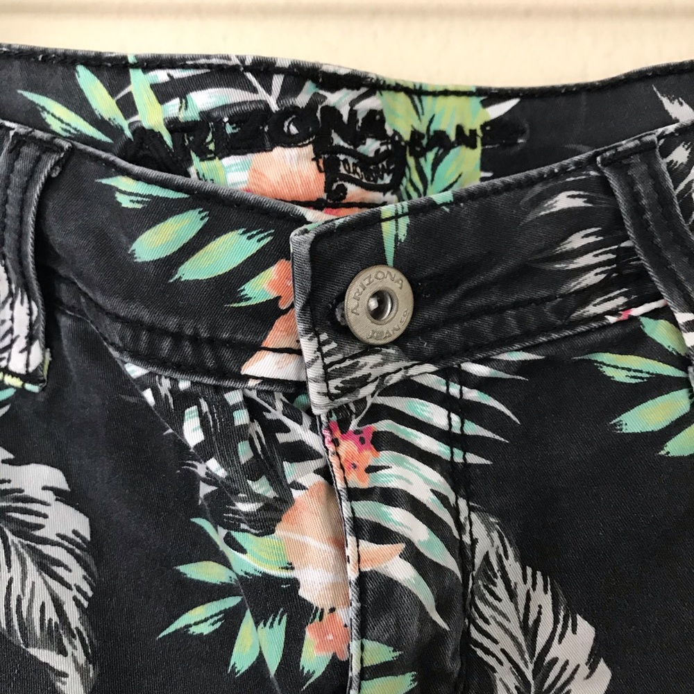 Floral Short Pattern - Picture 2 of 4